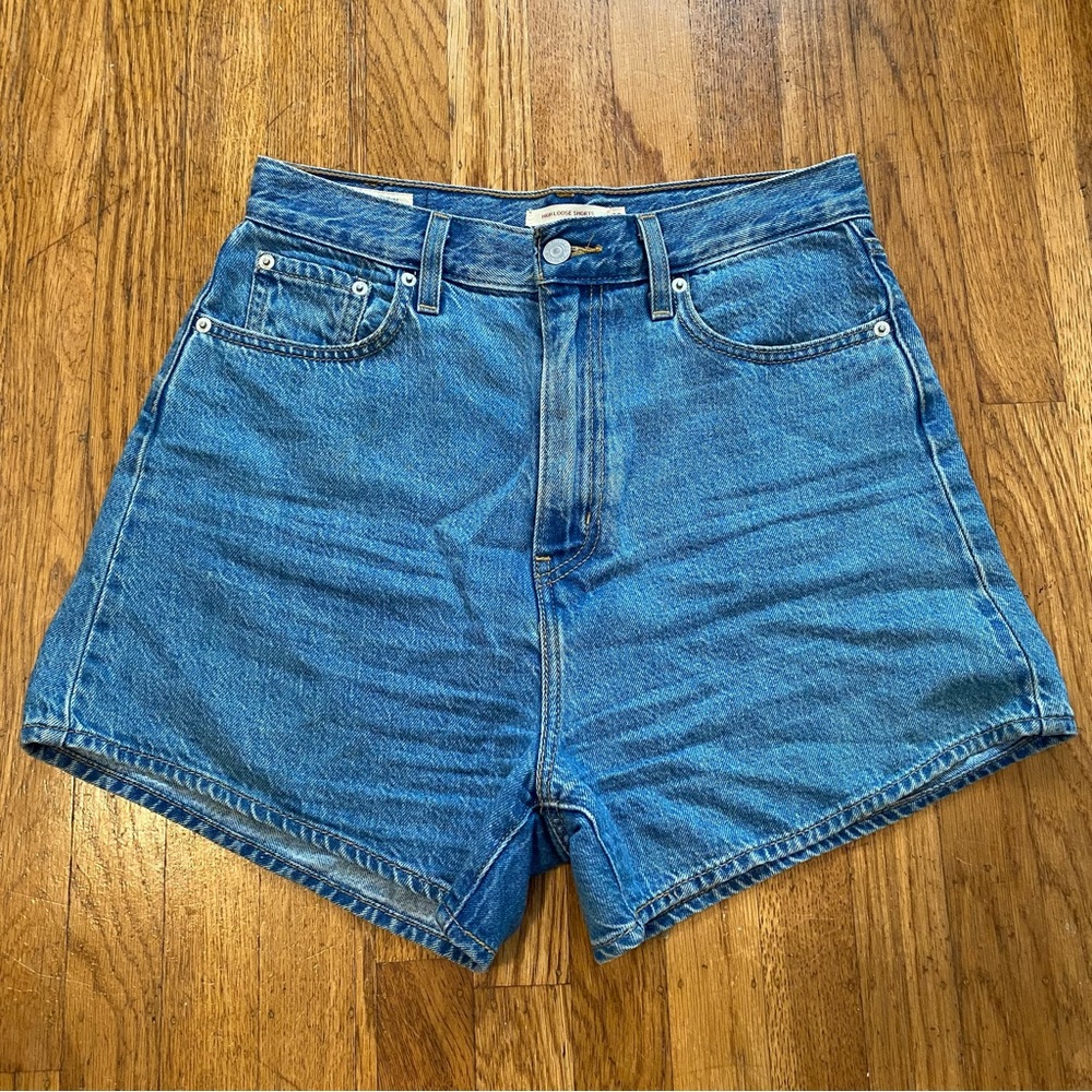 LEVI’S HIGH LOOSE DENIM SHORTS